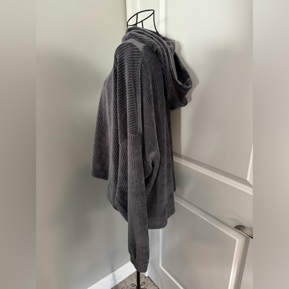 NWT Aerie Groove-On Velour Hoodie in Size Large - Picture 6 of 8